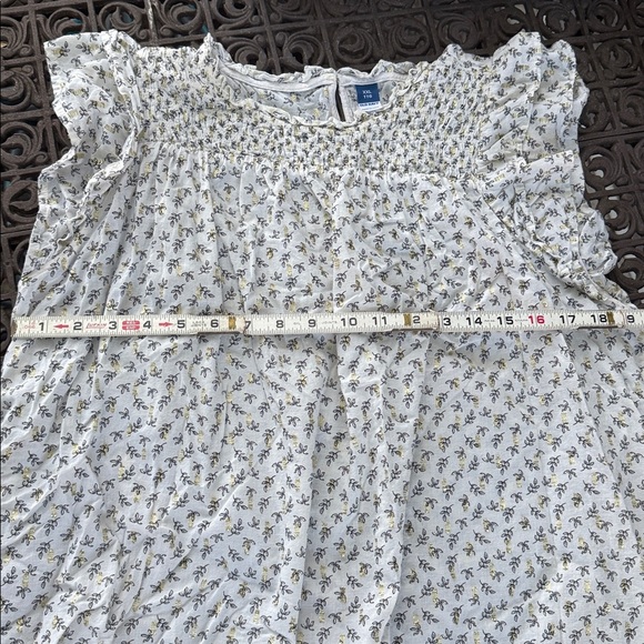 Old Navy XXL Tall Smocked Woman’s Top,Cream & Gold Shimmer Thread. 97% cotton. - Picture 10 of 11